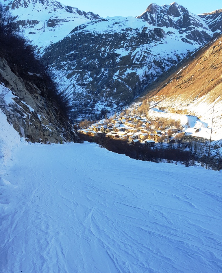 Vue sur Tralenta et la Piatou depuis la piste verte des Alouettes (retour station)