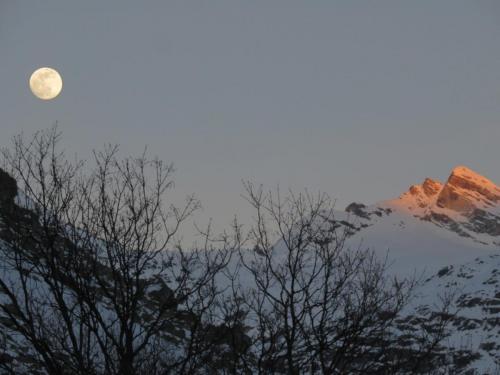 Lever de Lune et Coucher de Soleil depuis la terrasse